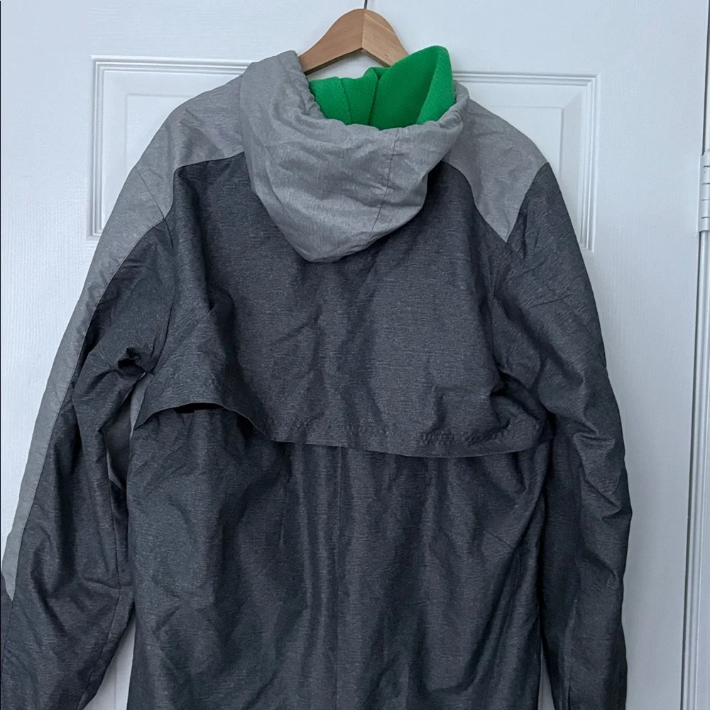 LIKE NEW Speedo Team Parka Grey with Green Size Medium - Picture 9 of 11